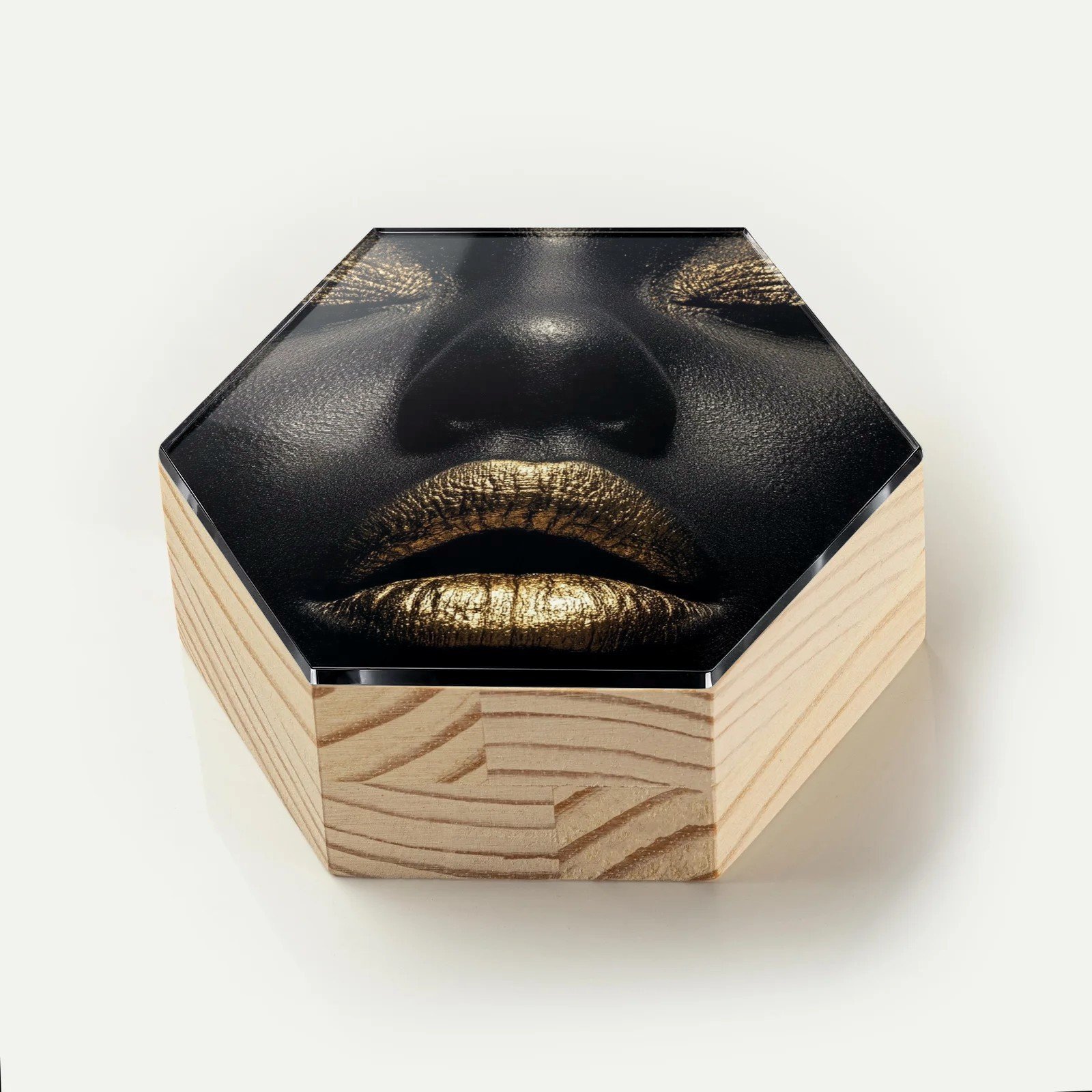 Totem Decorativo 'Ouro Silenciado'