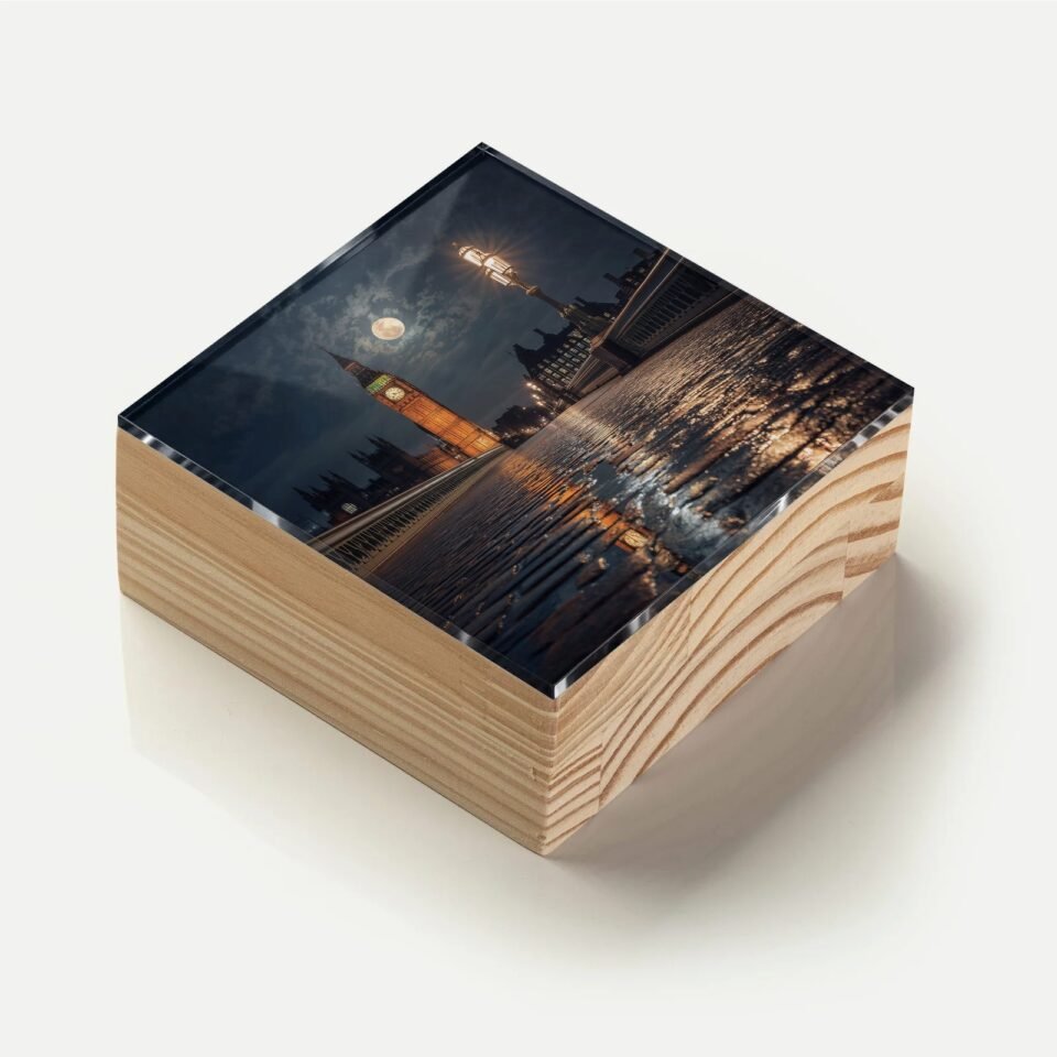 Totem Decorativo 'Noite em Westminster'