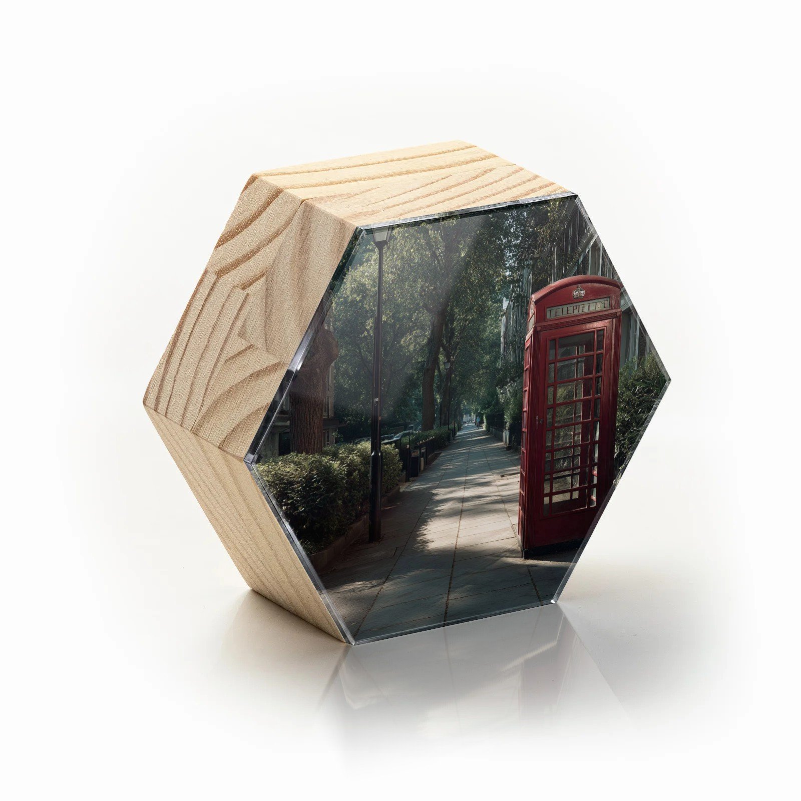 Totem Decorativo 'Silêncio de Notting Hill'