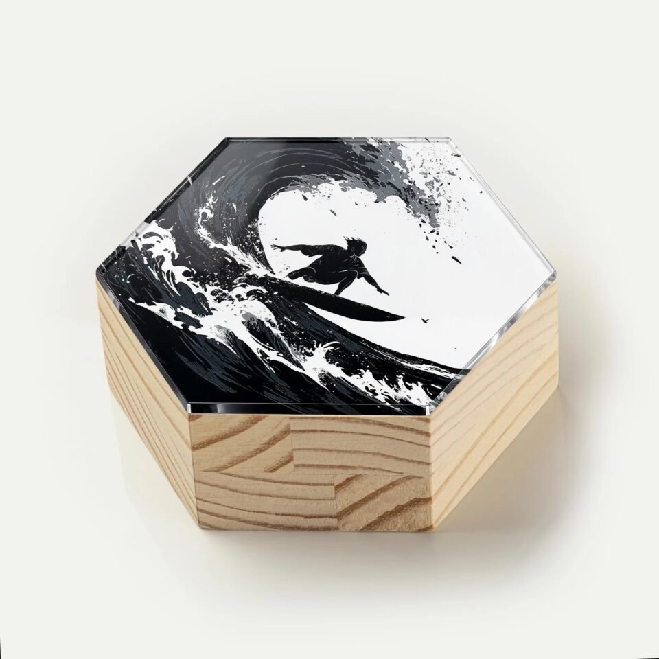 Totem Decorativo 'O Domador das Ondas'